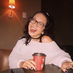 Meet your Posher, Lyndsie